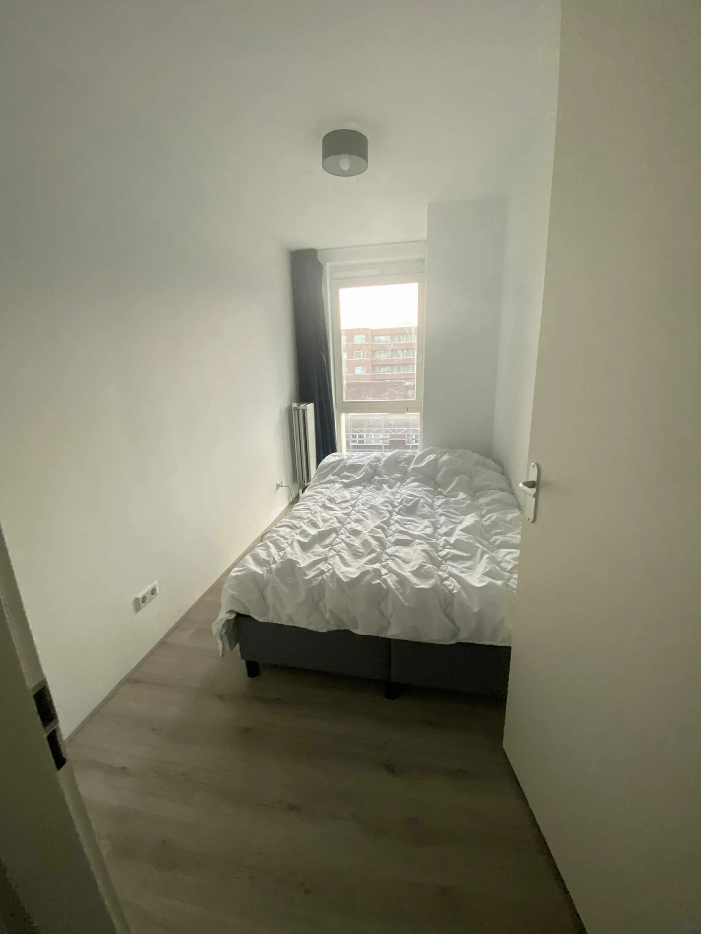 Foto van de Kamer gelegen aan de Ottho Heldringstraat in Amsterdam