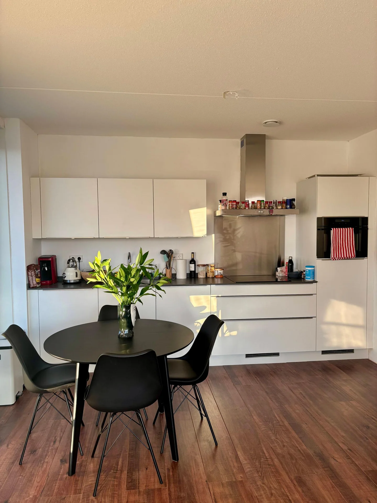 Foto van de Appartement gelegen aan de Johan van Hasseltkade in Amsterdam