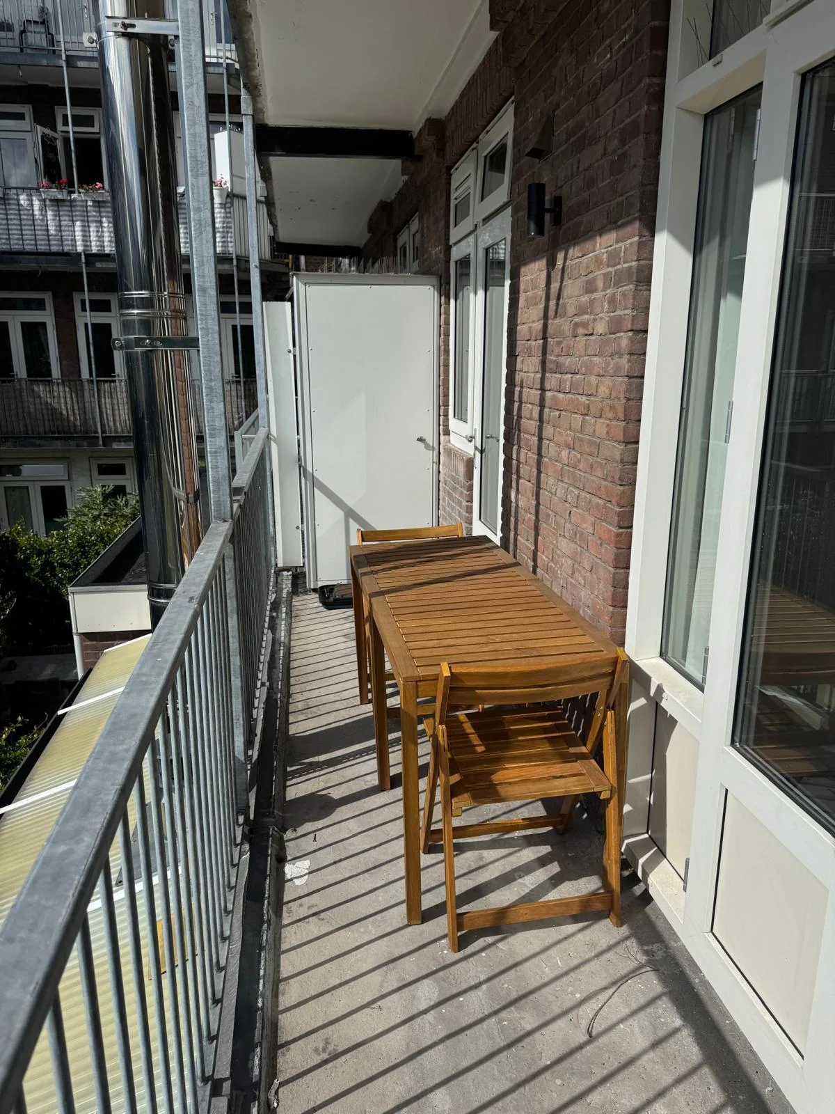 Foto van de Appartement gelegen aan de Kromme Leimuidenstraat in Amsterdam
