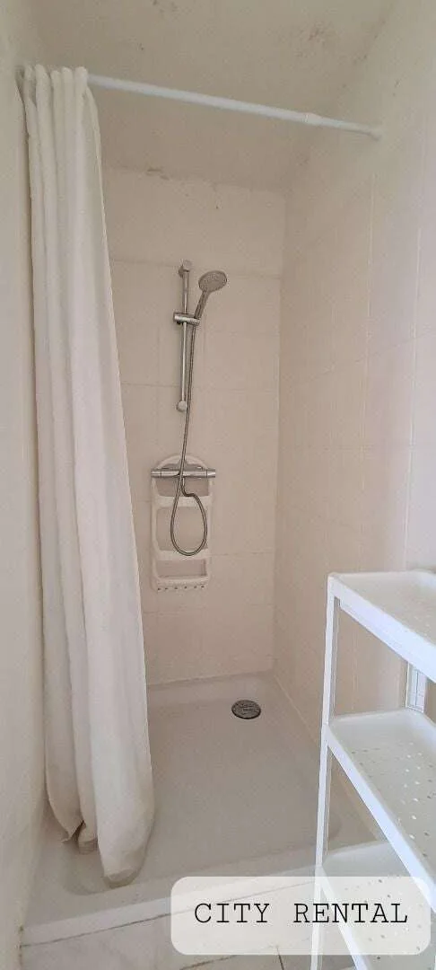 Foto van de Appartement gelegen aan de Mathenesserweg in Rotterdam