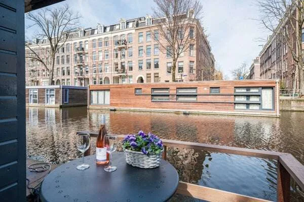 Foto van de Appartement gelegen aan de Jacob van Lennepkade in Amsterdam