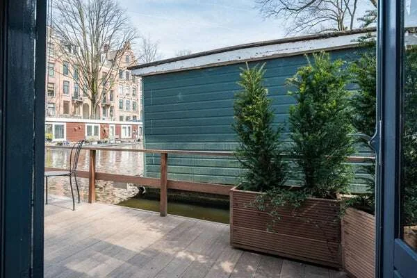 Foto van de Appartement gelegen aan de Jacob van Lennepkade in Amsterdam