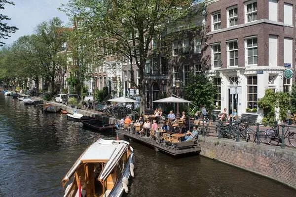 Foto van de Appartement gelegen aan de Jacob van Lennepkade in Amsterdam