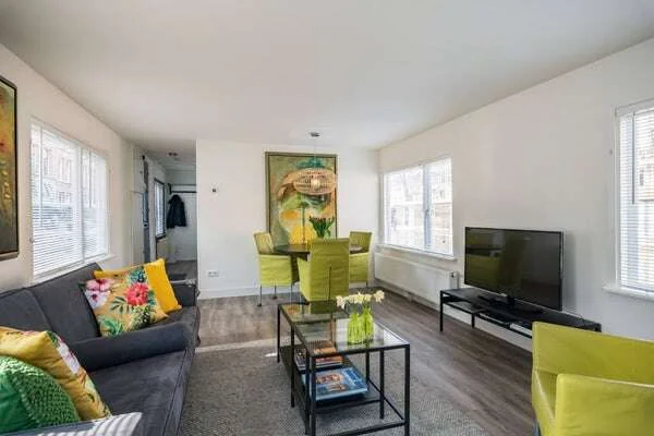 Foto van de Appartement gelegen aan de Jacob van Lennepkade in Amsterdam