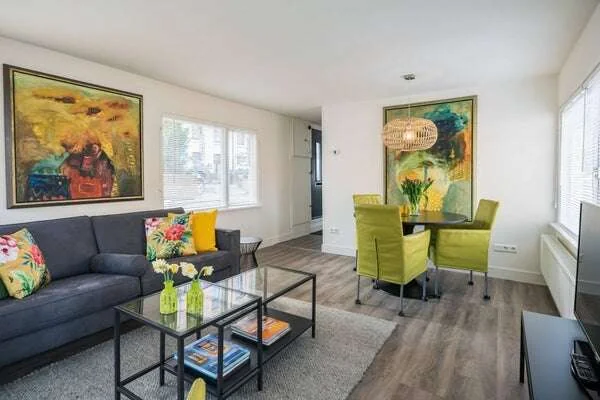 Foto van de Appartement gelegen aan de Jacob van Lennepkade in Amsterdam