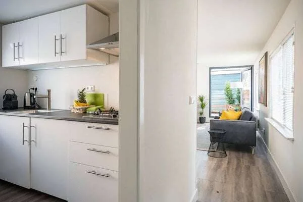 Foto van de Appartement gelegen aan de Jacob van Lennepkade in Amsterdam