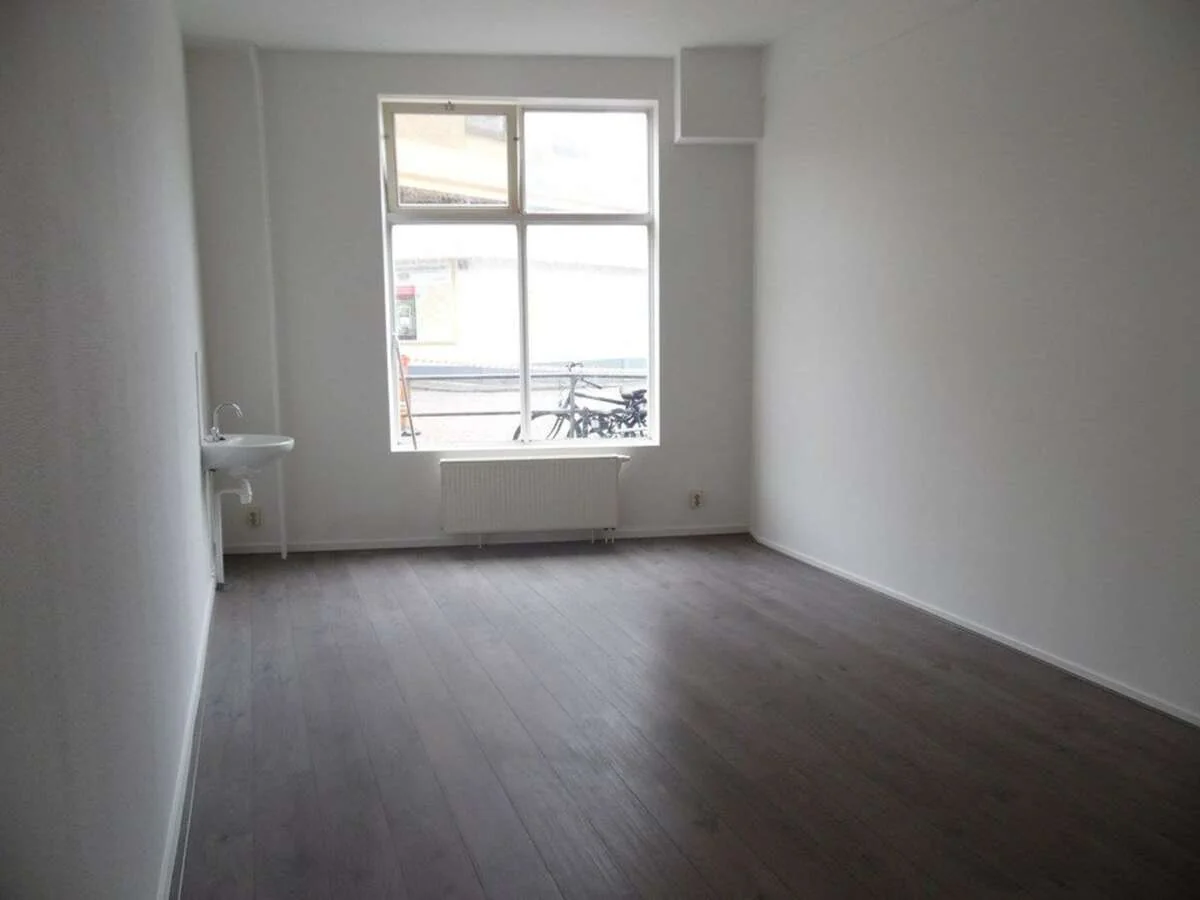 Foto van de Kamer gelegen aan de Harstenhoekweg in Den Haag