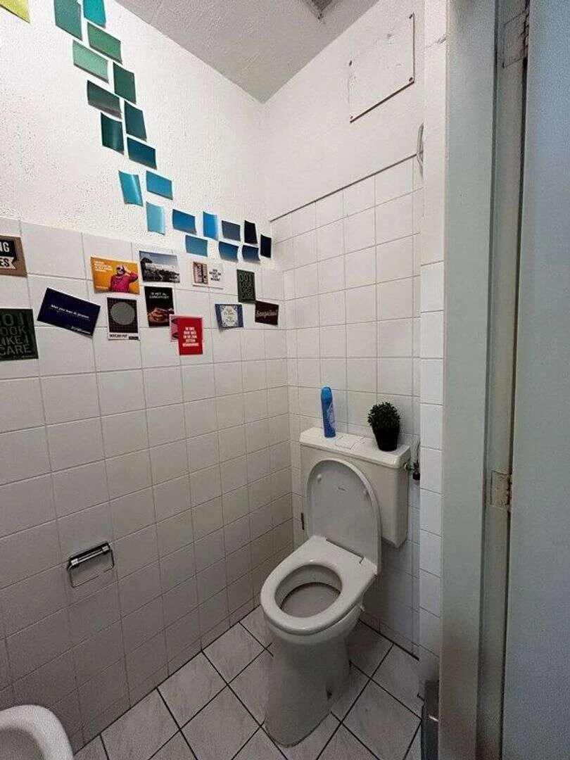 Foto van de Kamer gelegen aan de Harstenhoekweg in Den Haag