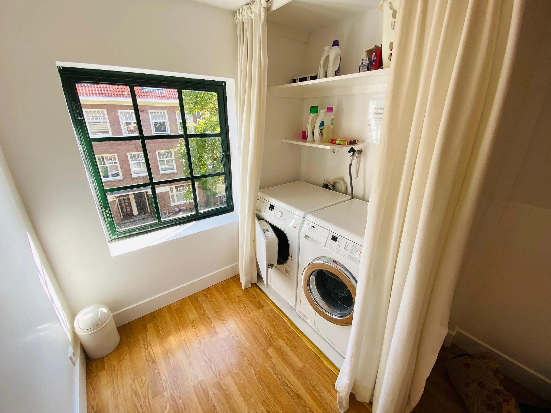 Foto van de Studio gelegen aan de Legmeerstraat in Amsterdam