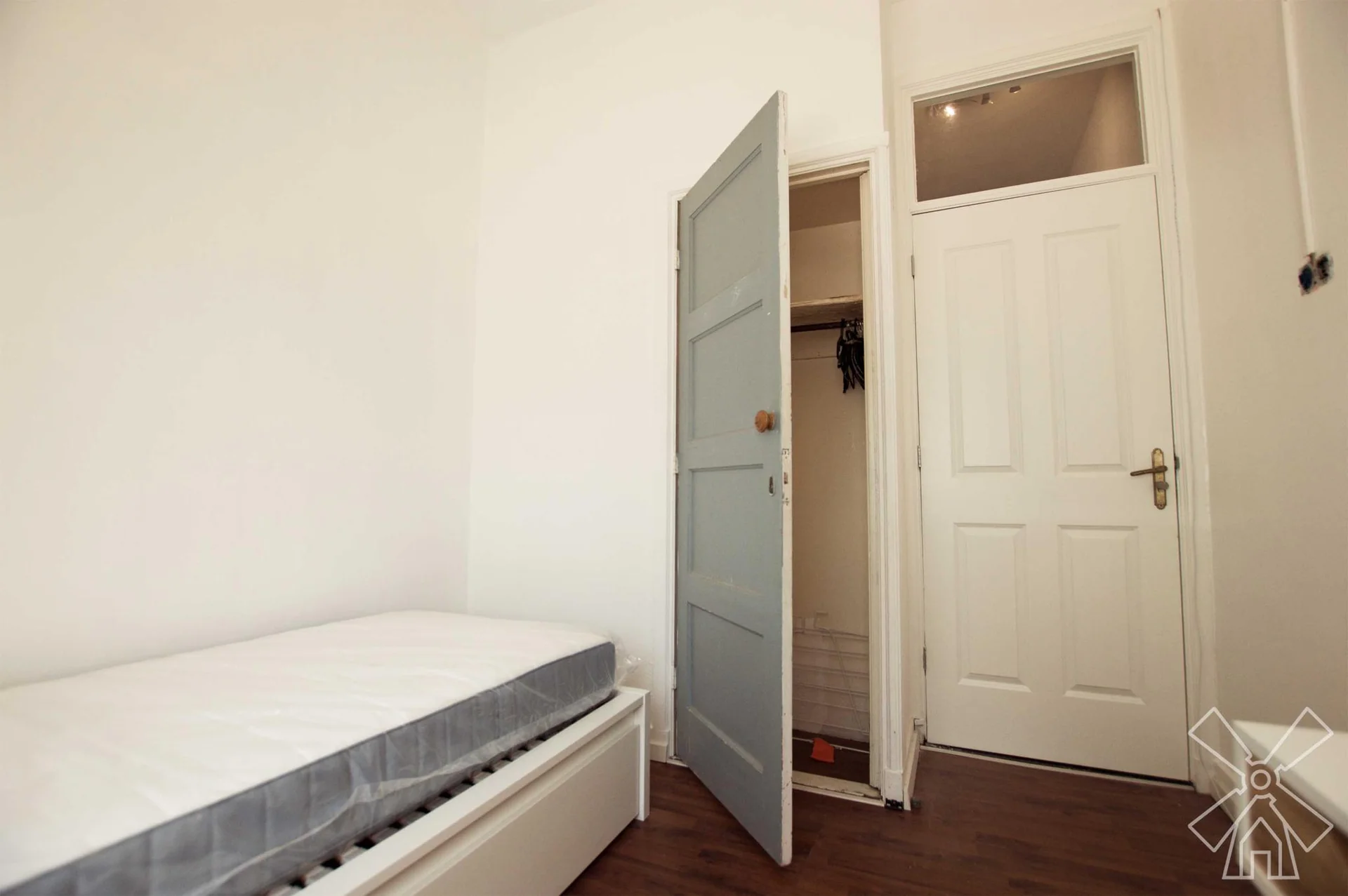 Foto van de Kamer gelegen aan de Goeverneurlaan in Den Haag