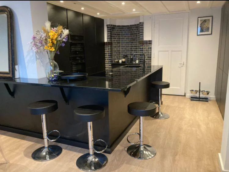 Foto van de Kamer gelegen aan de Eerste Leeghwaterstraat in Amsterdam