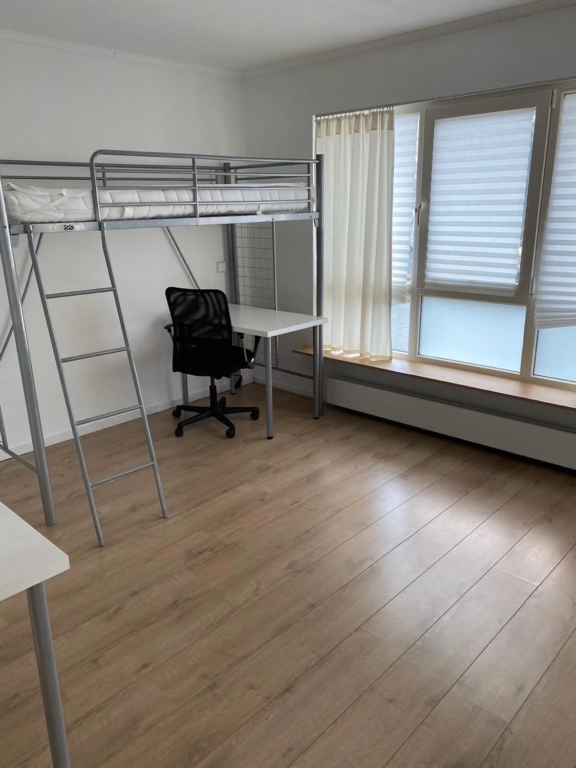 Foto van de Kamer gelegen aan de Leeghwaterstraat in Hoofddorp