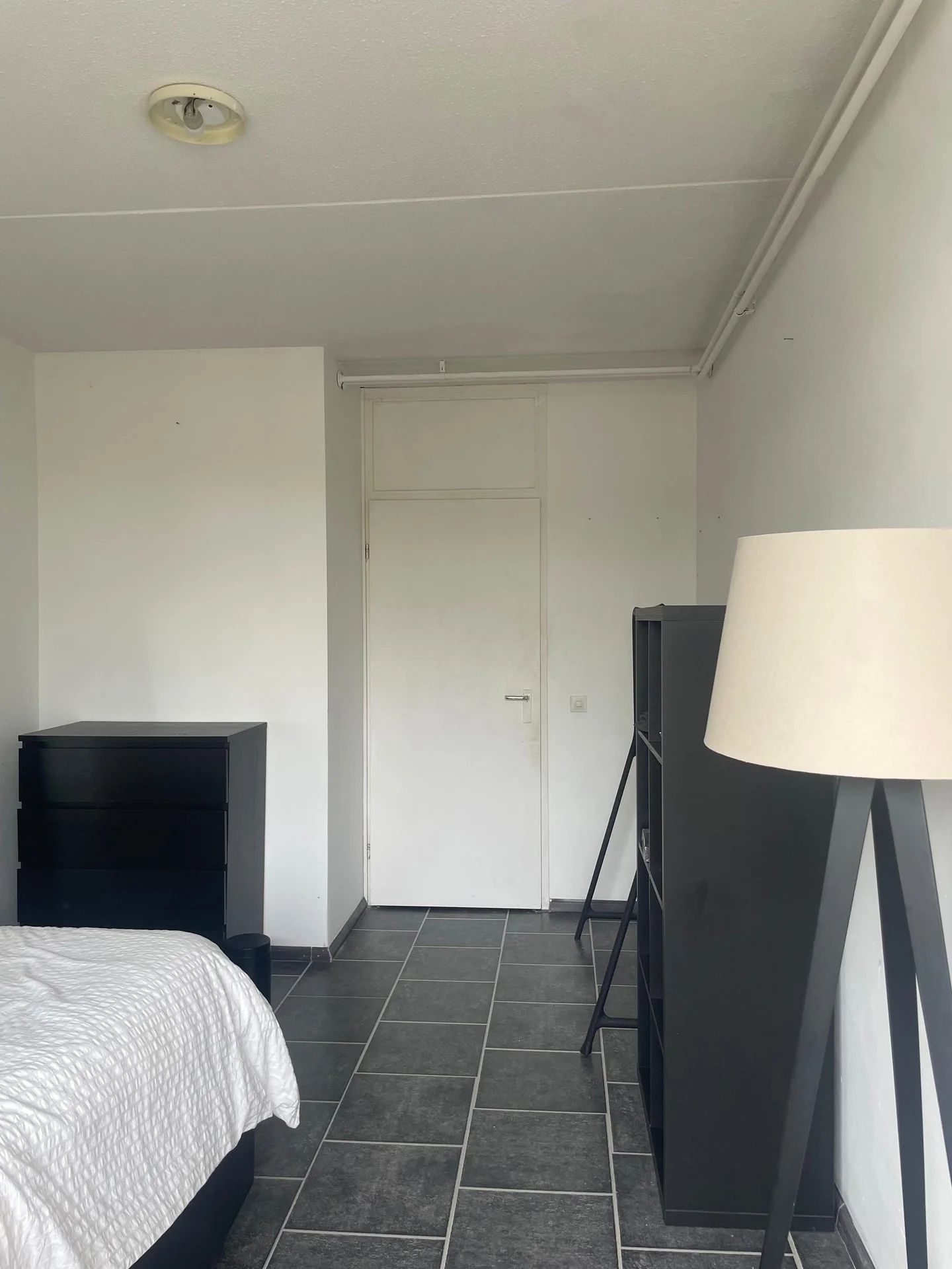 Foto van de Kamer gelegen aan de Riouwstraat in Amsterdam