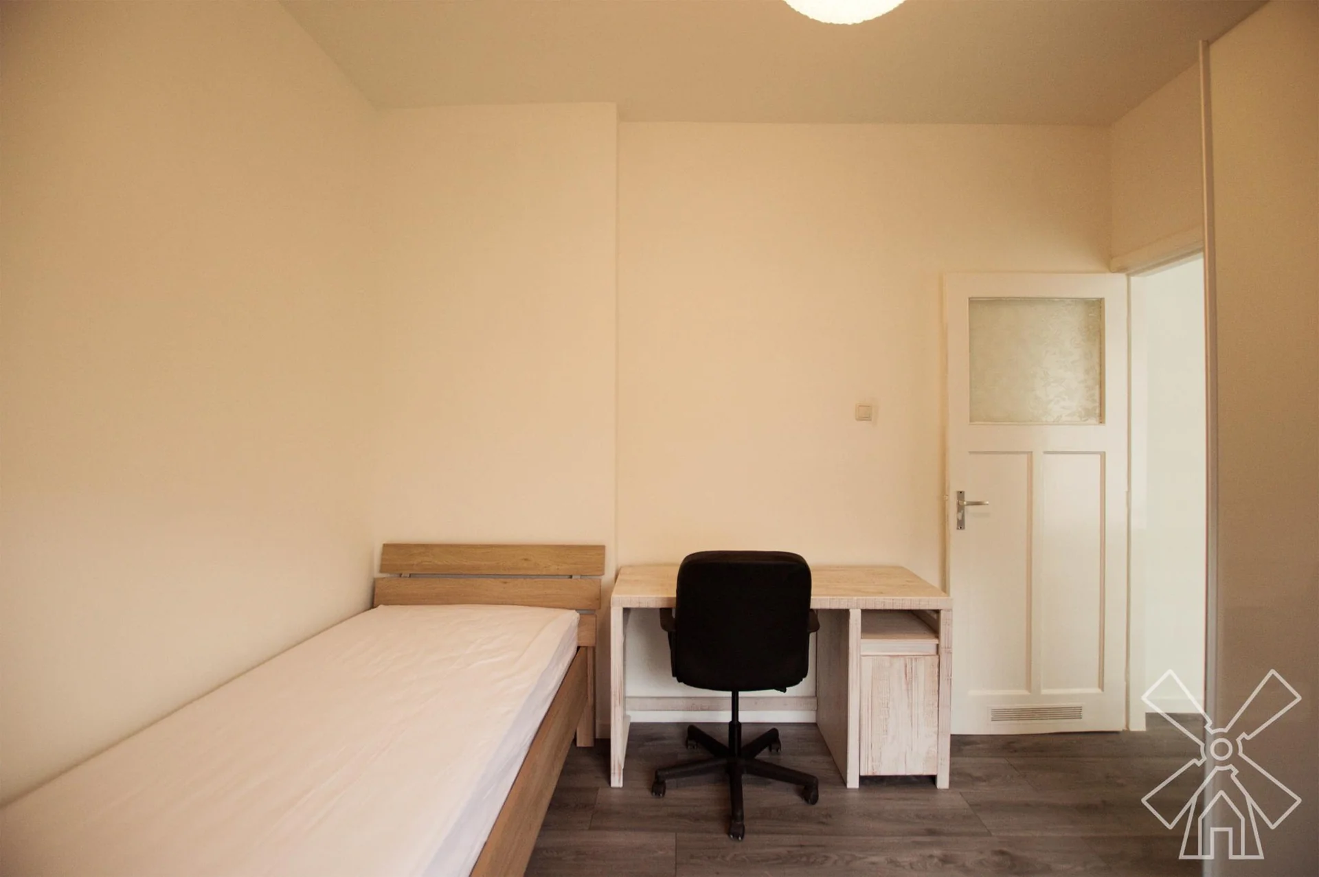 Foto van de Kamer gelegen aan de Goeverneurlaan in Den Haag