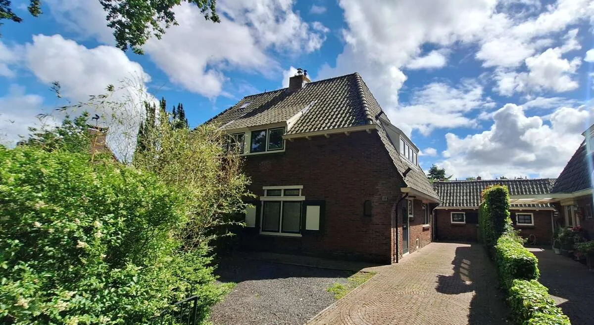 Foto van de Appartement gelegen aan de IJsbaanweg in Laren