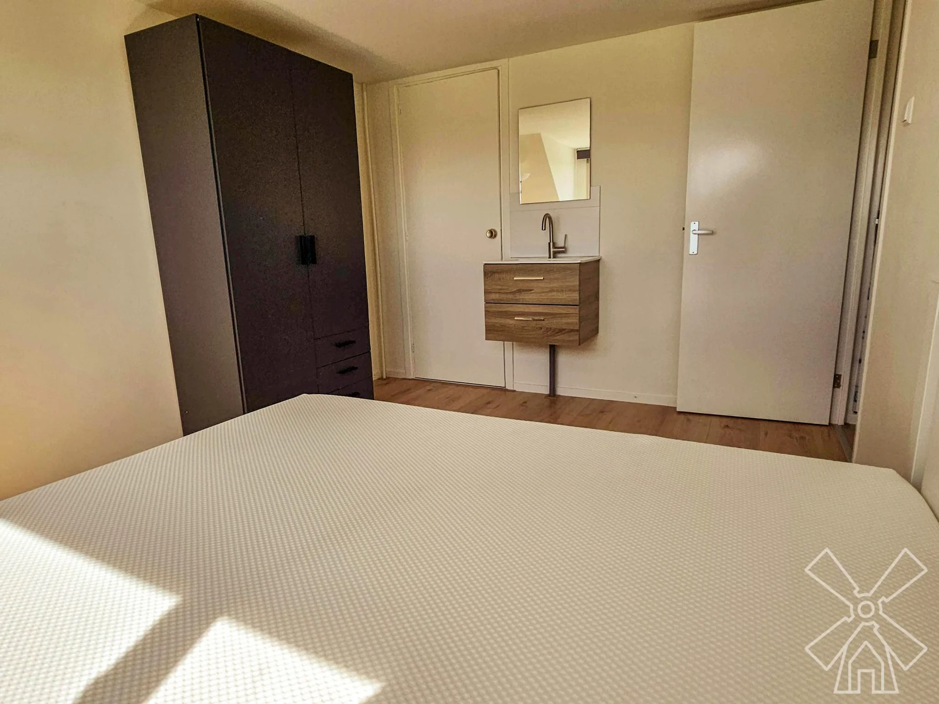 Foto van de Kamer gelegen aan de Burgemeester van Slijpelaan in Rotterdam