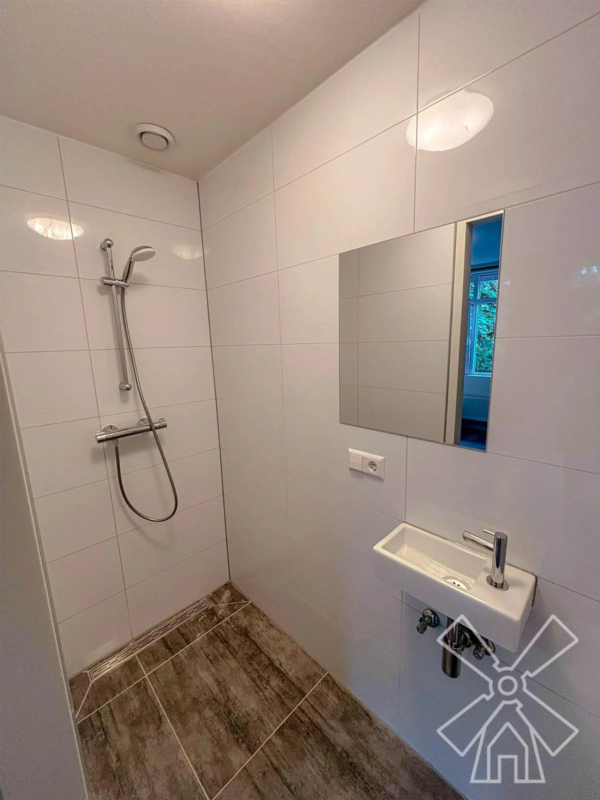 Foto van de Kamer gelegen aan de Woelwijkstraat in Rotterdam