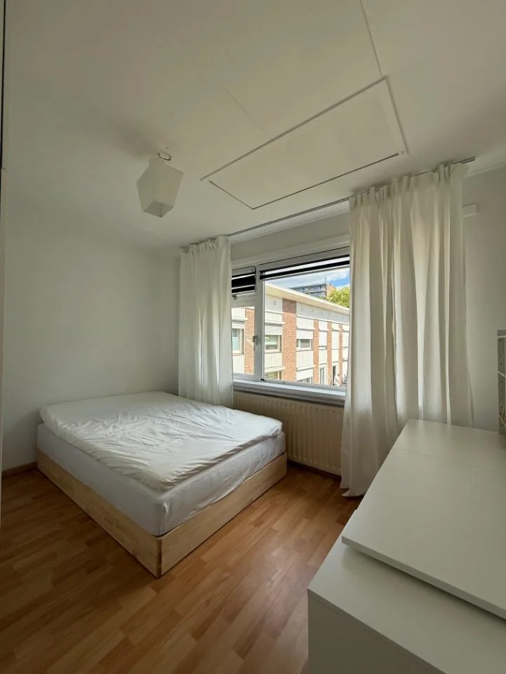 Foto van de Kamer gelegen aan de Eduard Meijerslaan in Tilburg