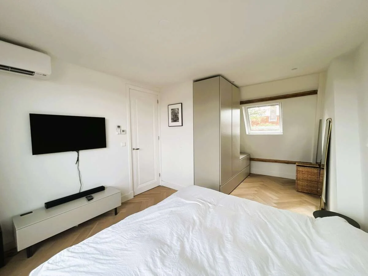 Foto van de Appartement gelegen aan de Paramaribostraat in Amsterdam