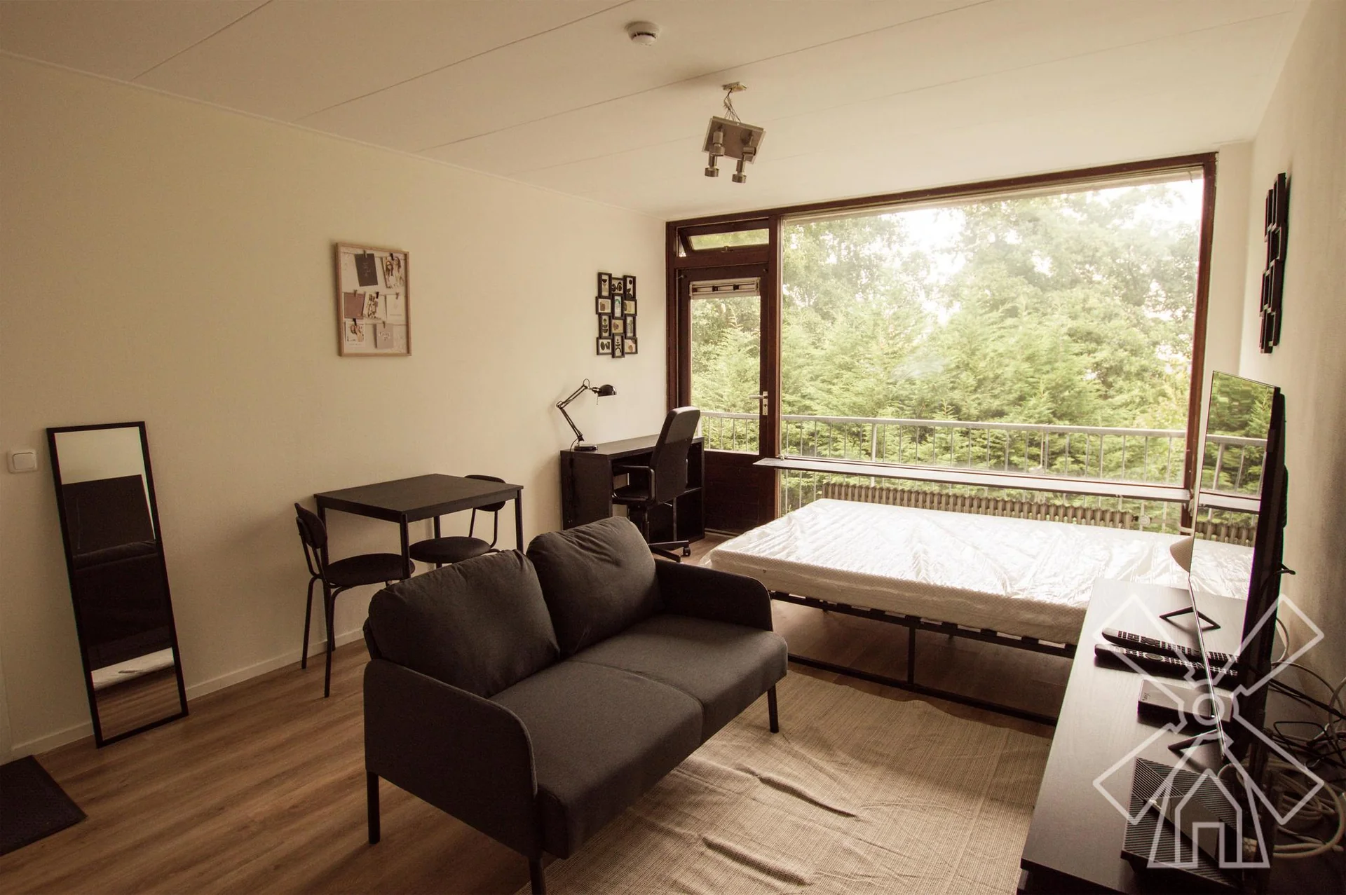 Foto van de Kamer gelegen aan de Elviraland in Den Haag