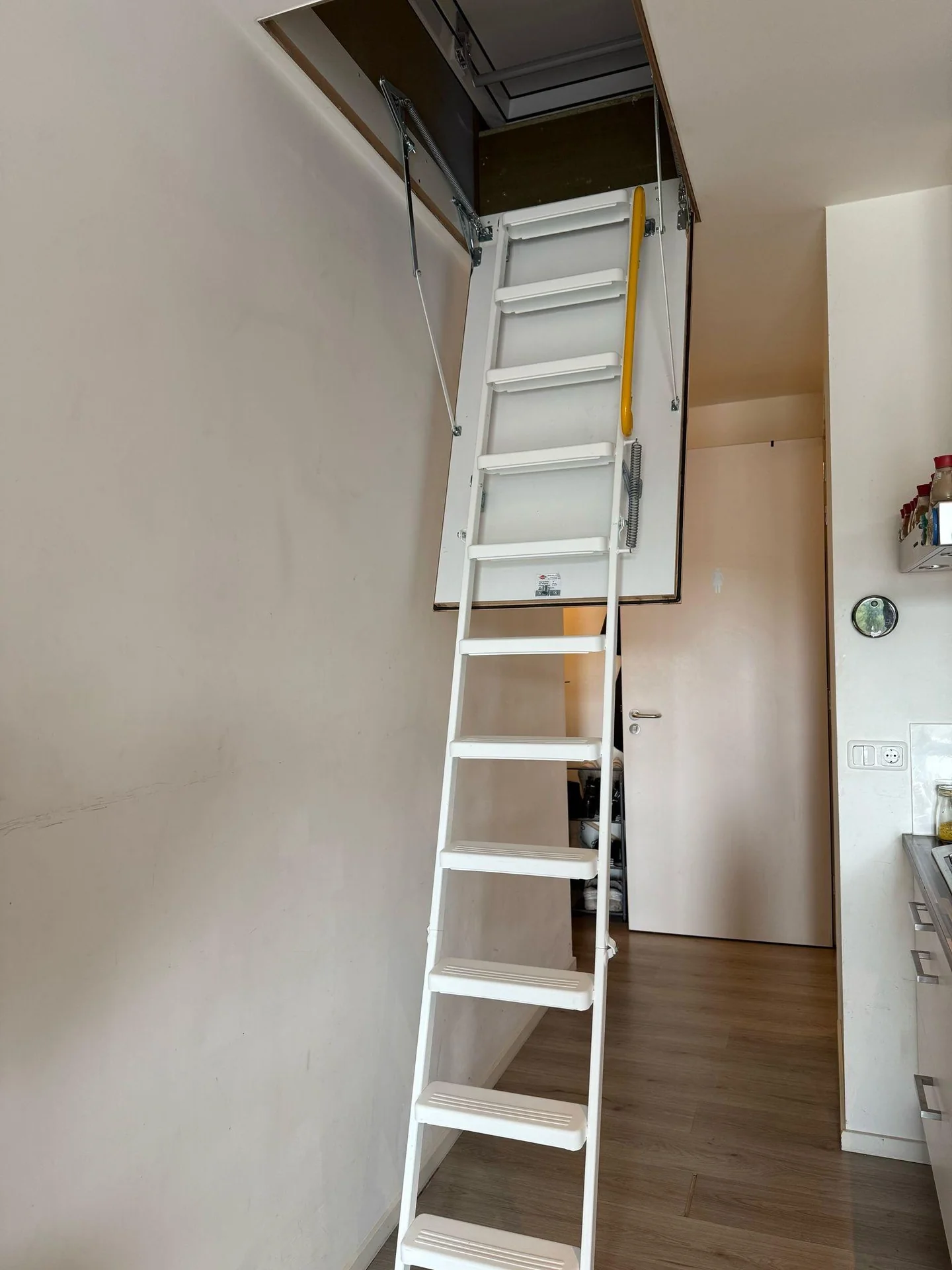 Foto van de Studio gelegen aan de Pop Dijkemaweg in Groningen