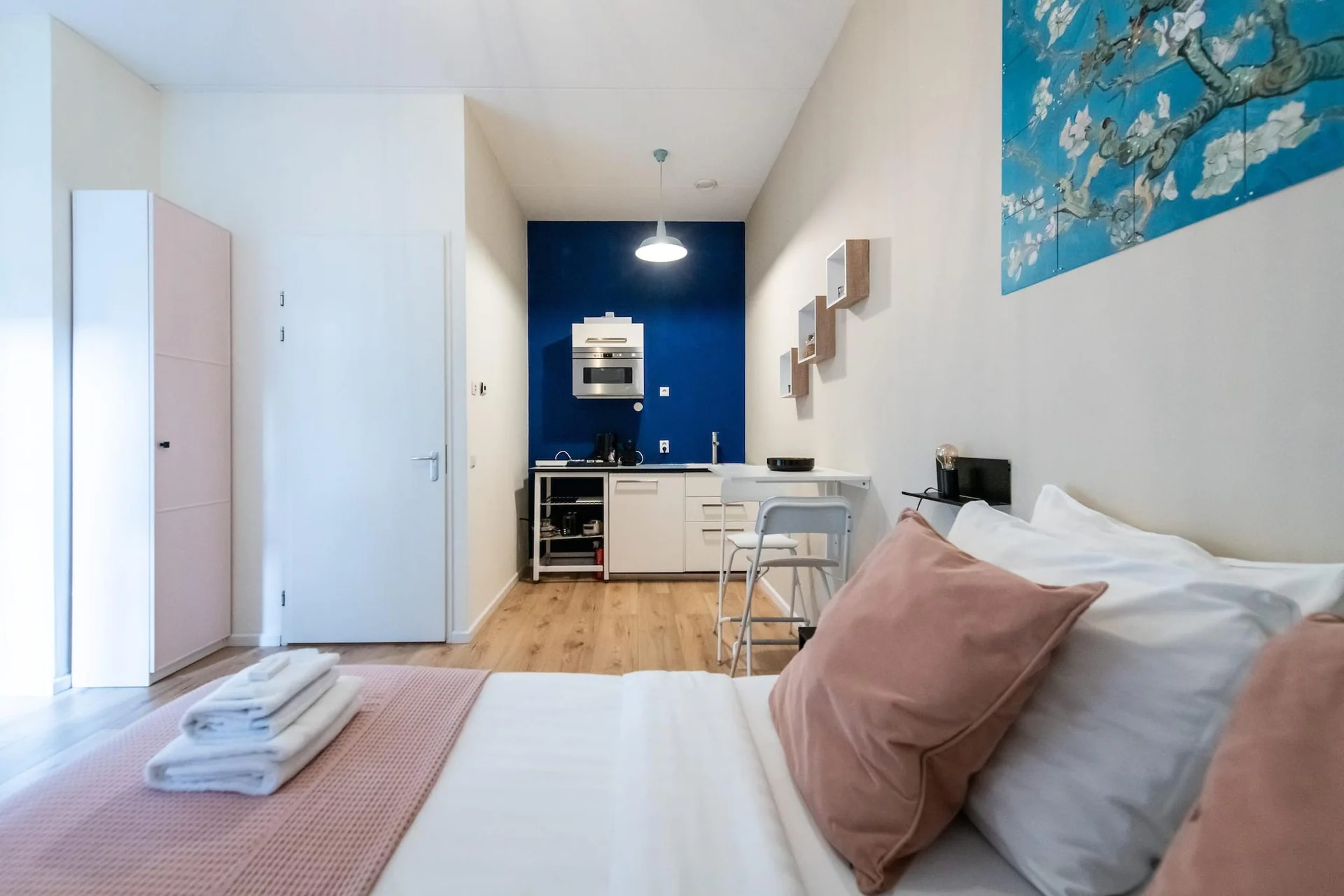 Foto van de Studio gelegen aan de Kaasjeskruidstraat in Amsterdam