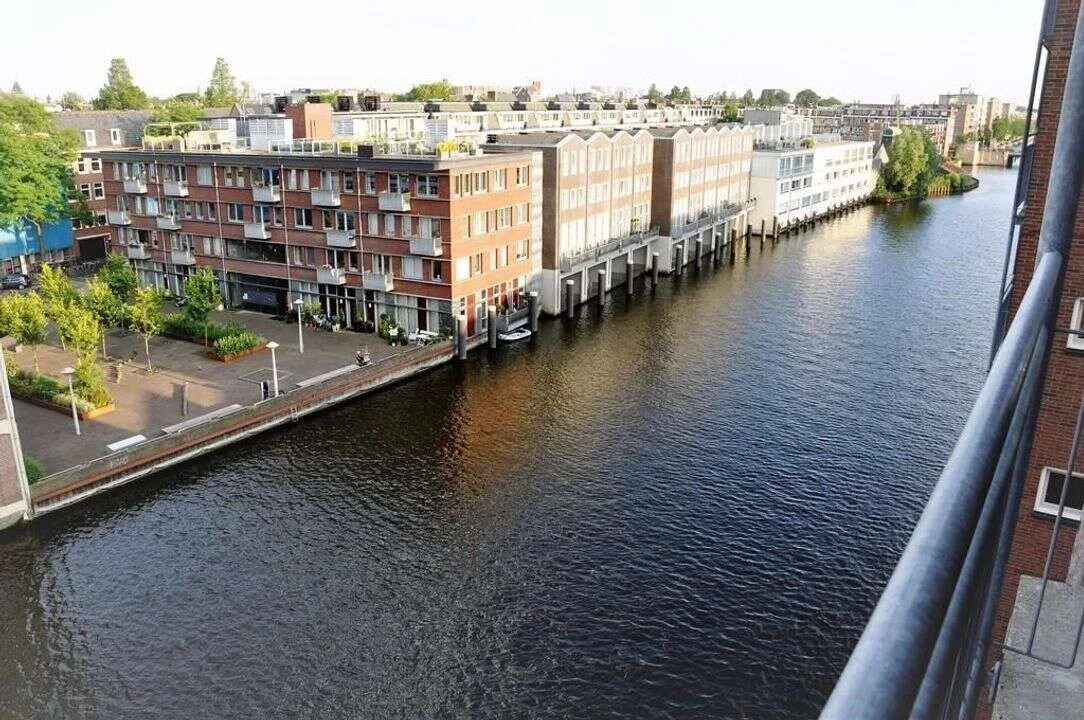 Foto van de Appartement gelegen aan de Donker Curtiusstraat in Amsterdam