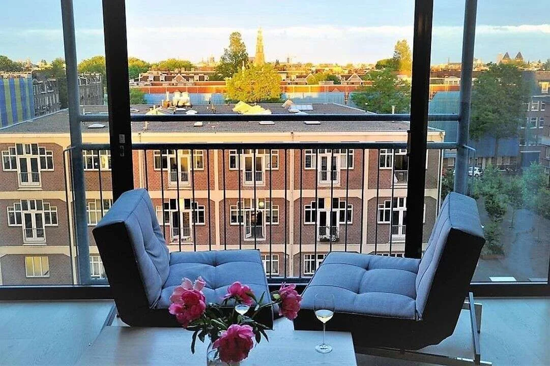 Foto van de Appartement gelegen aan de Donker Curtiusstraat in Amsterdam