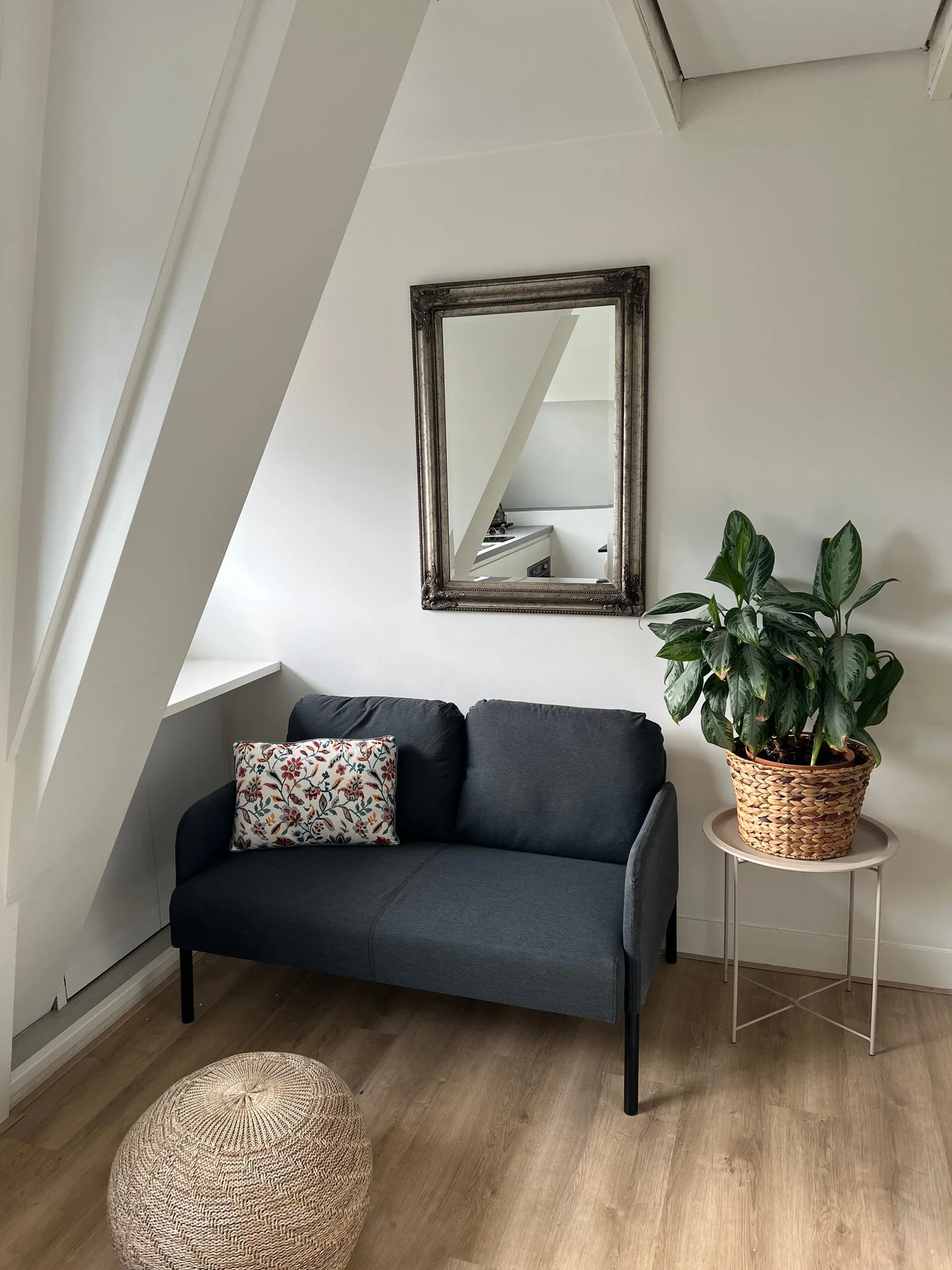 Foto van de Studio gelegen aan de Van Tuyll van Serooskerkenweg in Amsterdam