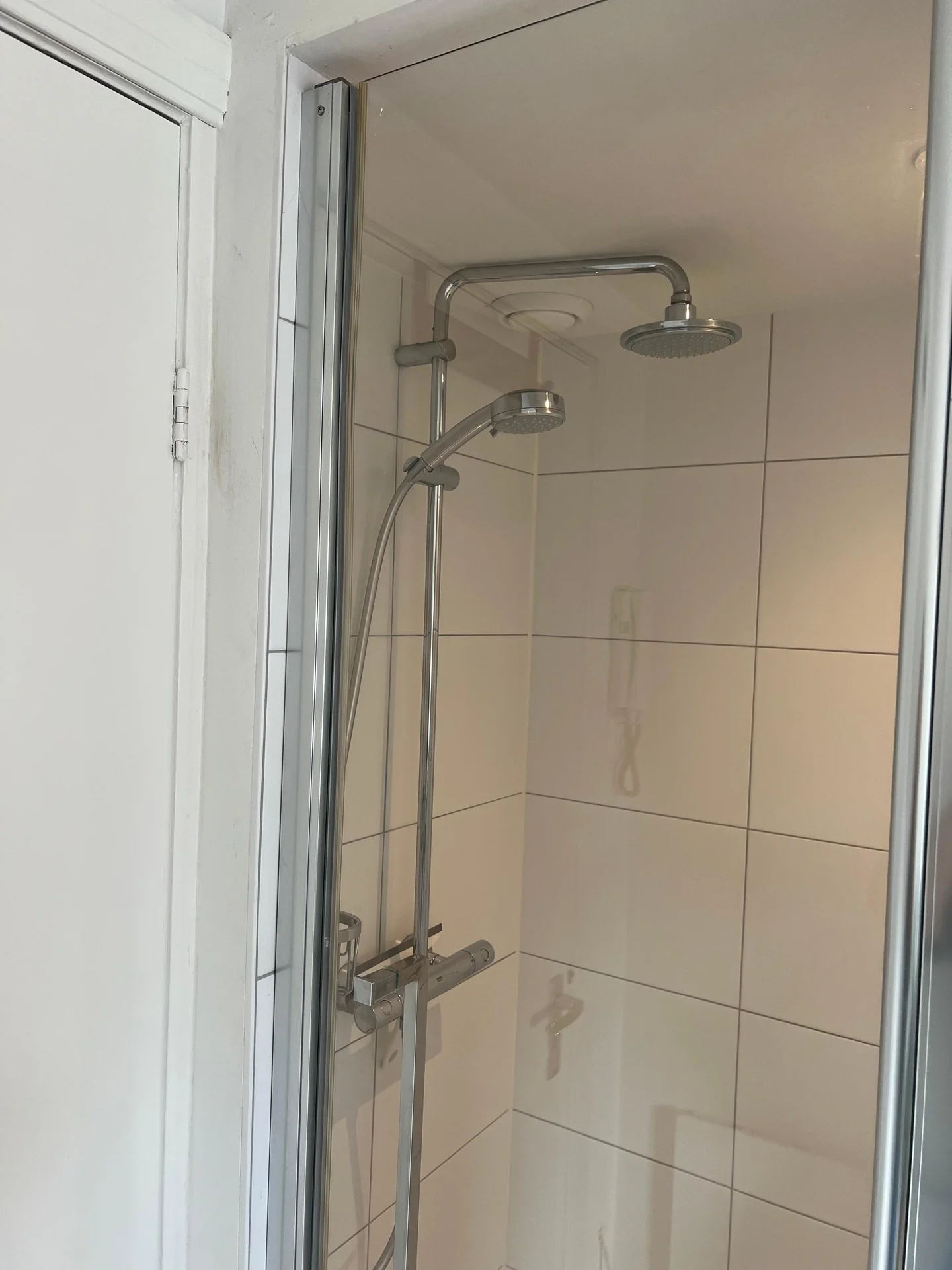 Foto van de Studio gelegen aan de Van Tuyll van Serooskerkenweg in Amsterdam