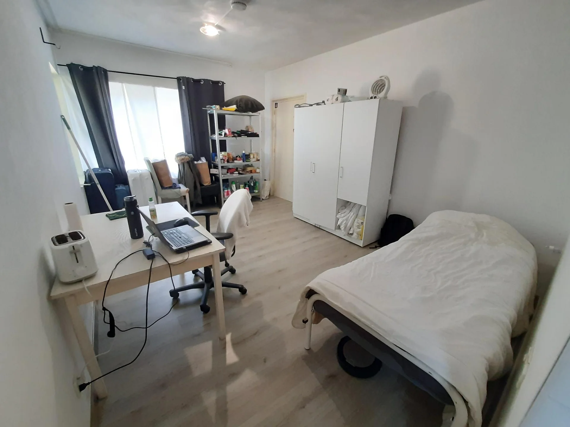Foto van de Kamer gelegen aan de Leeuweriklaan in IJmuiden