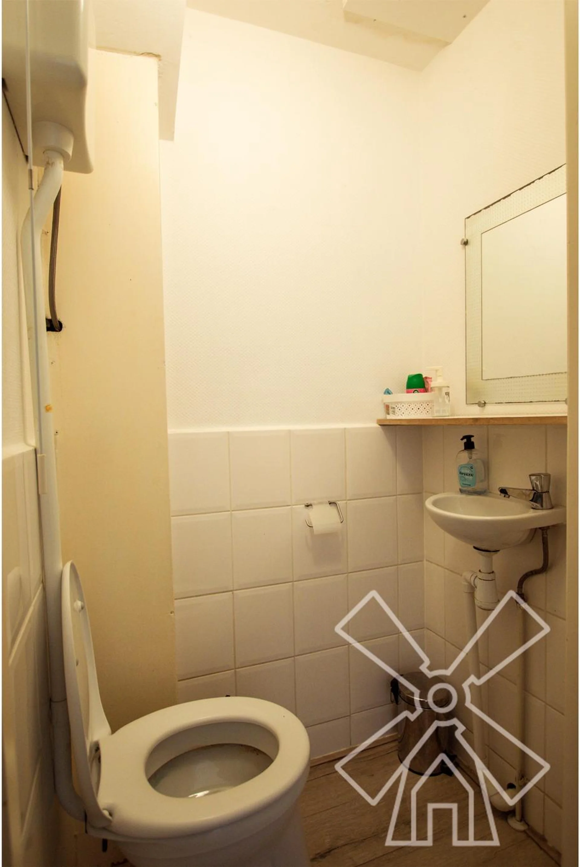 Foto van de Kamer gelegen aan de Van den Berghstraat in Den Haag