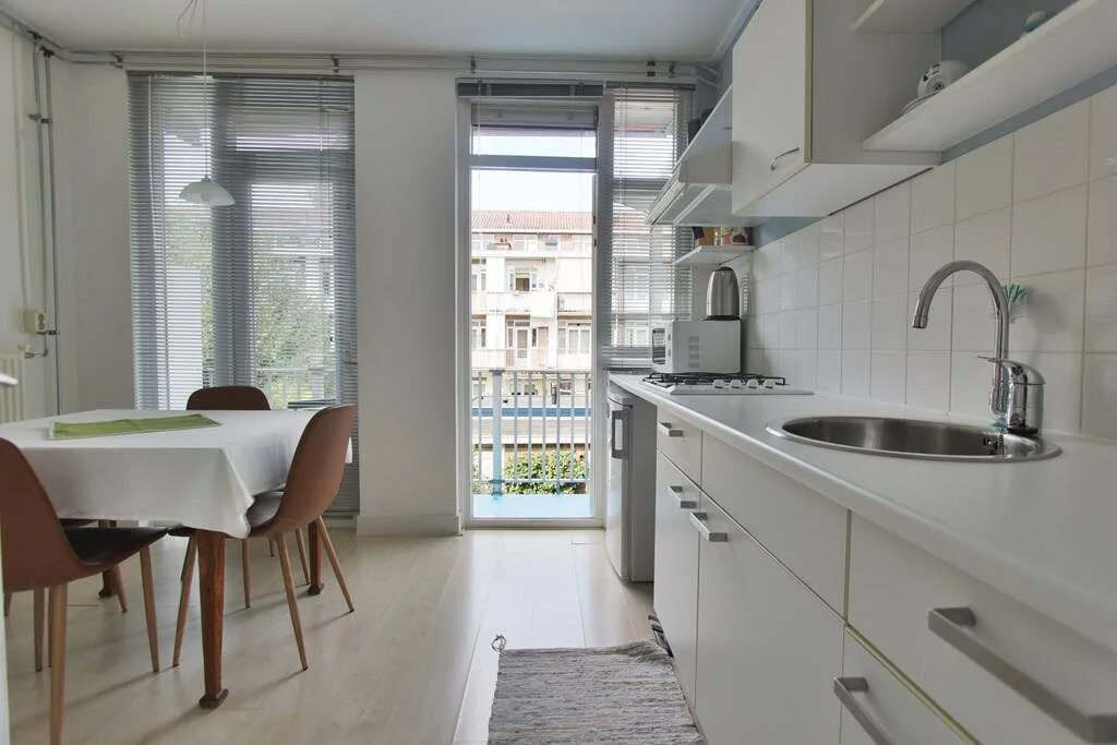 Foto van de Appartement gelegen aan de Woestduinstraat in Amsterdam