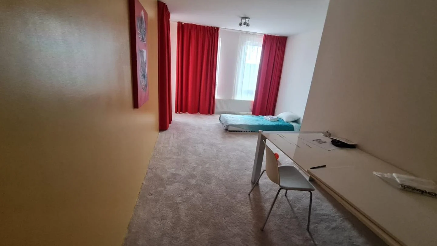 Foto van de Kamer gelegen aan de Alkmaarstraat in Amsterdam