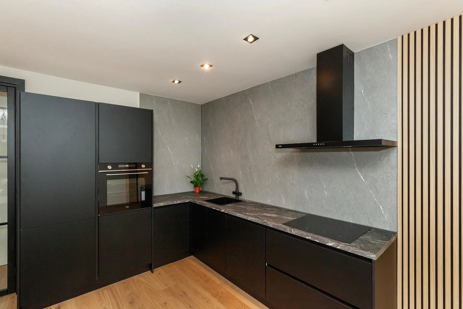 Foto van de Appartement gelegen aan de Rhododendronstraat in Den Haag