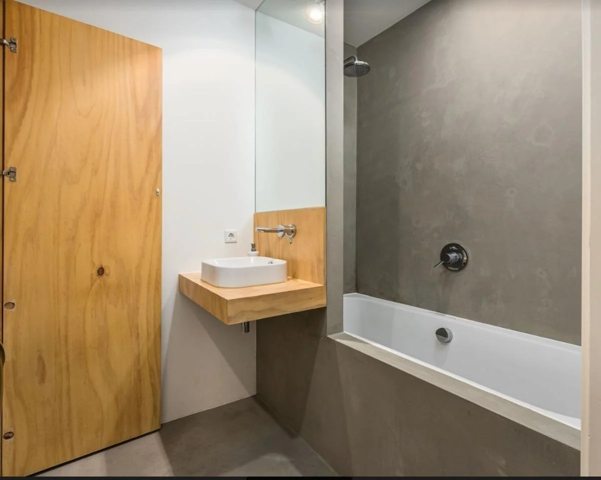 Foto van de Studio gelegen aan de Kanaalstraat in Amsterdam
