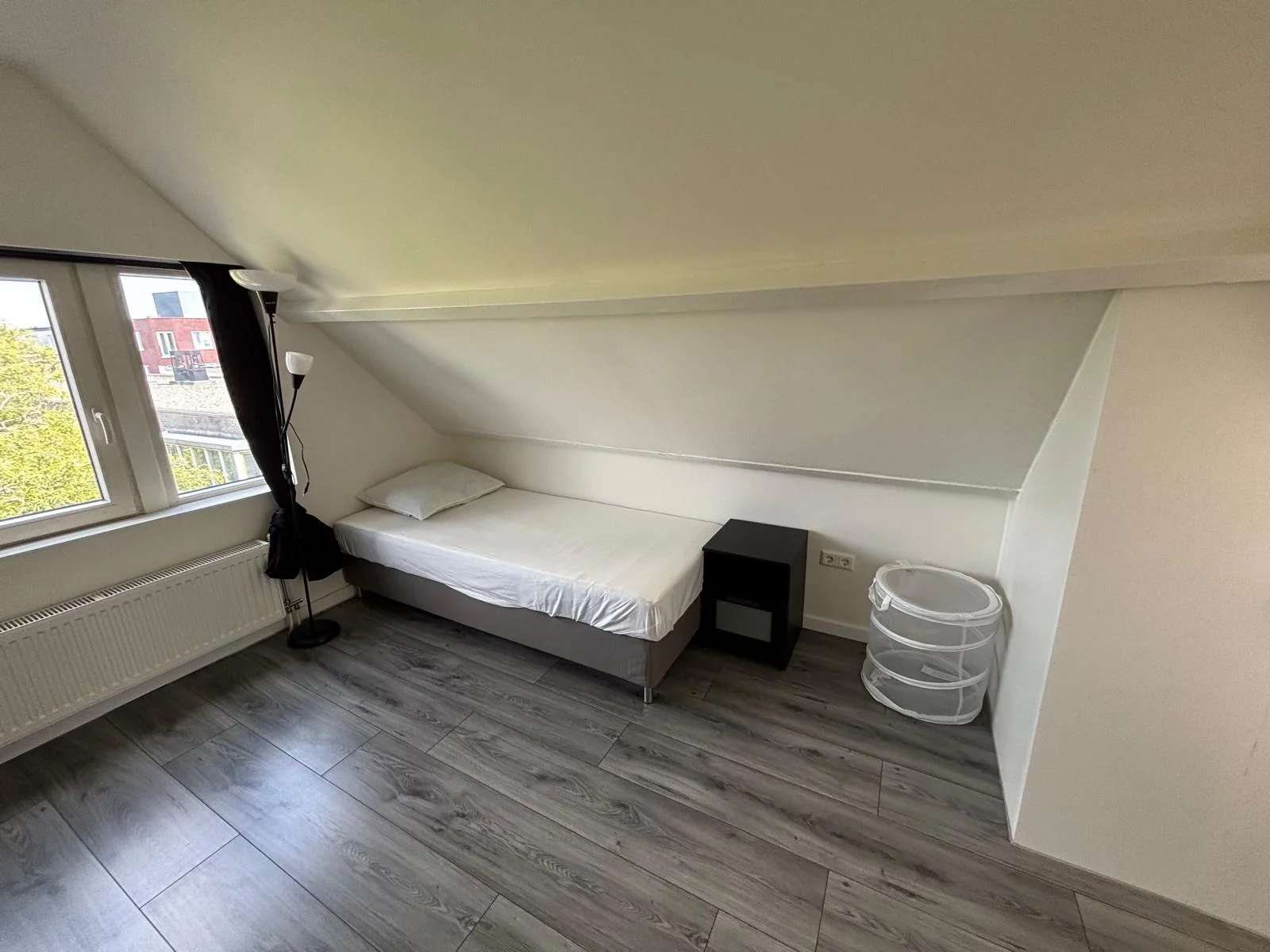 Foto van de Kamer gelegen aan de Woelwijkstraat in Rotterdam