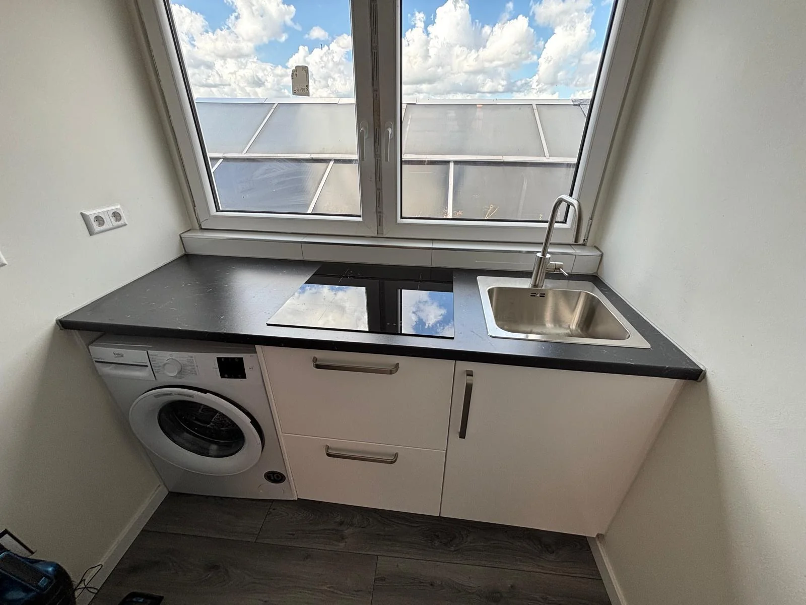 Foto van de Kamer gelegen aan de Woelwijkstraat in Rotterdam