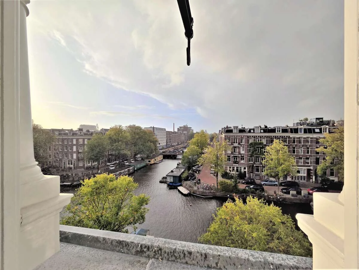 Foto van de Appartement gelegen aan de Jacob van Lennepkade in Amsterdam