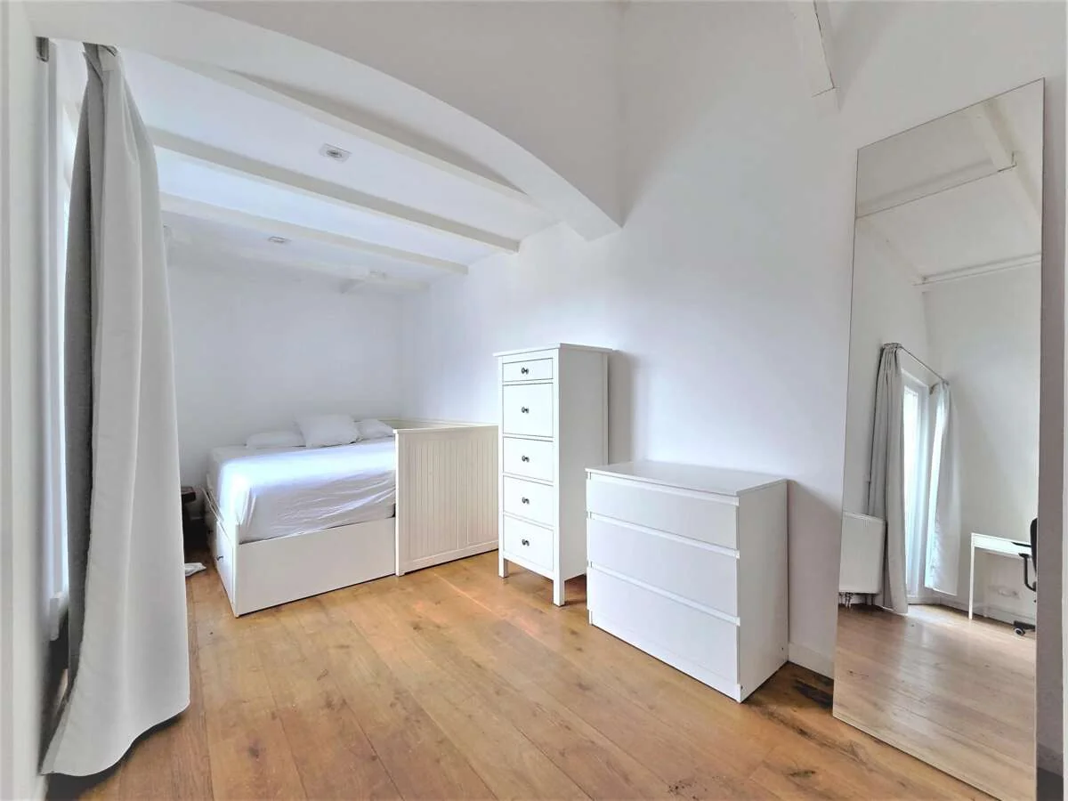 Foto van de Appartement gelegen aan de Jacob van Lennepkade in Amsterdam