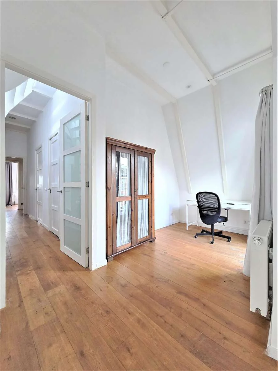 Foto van de Appartement gelegen aan de Jacob van Lennepkade in Amsterdam