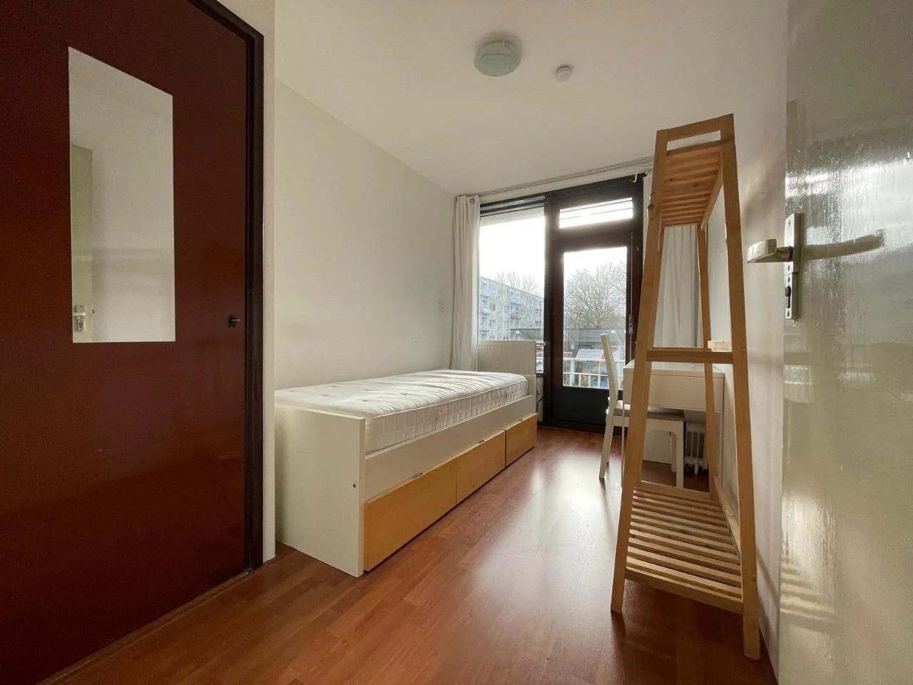 Foto van de Kamer gelegen aan de Alpert van Metzhof in Amsterdam