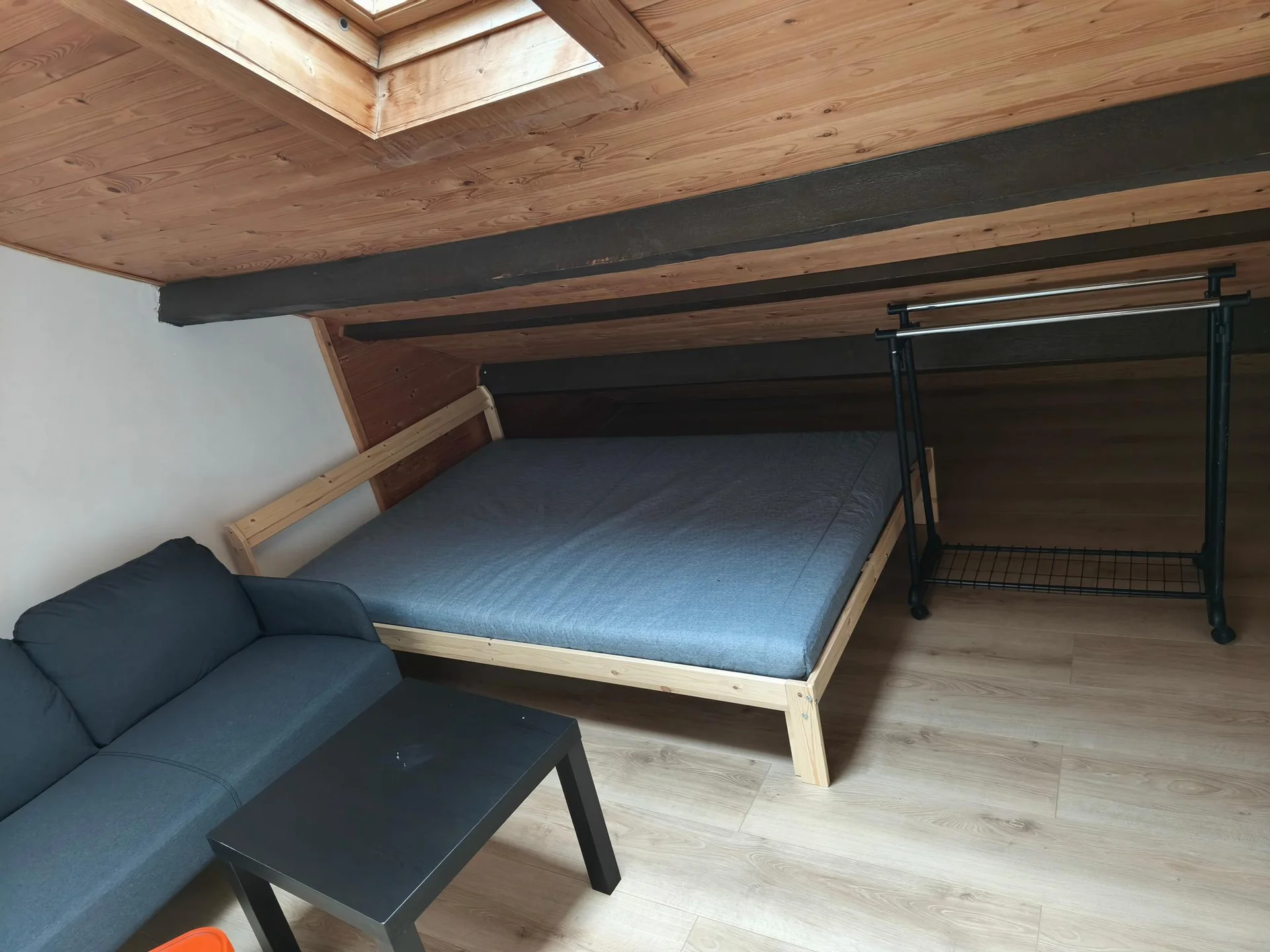 Foto van de Kamer gelegen aan de Van Ruysbroekstraat in Den Haag