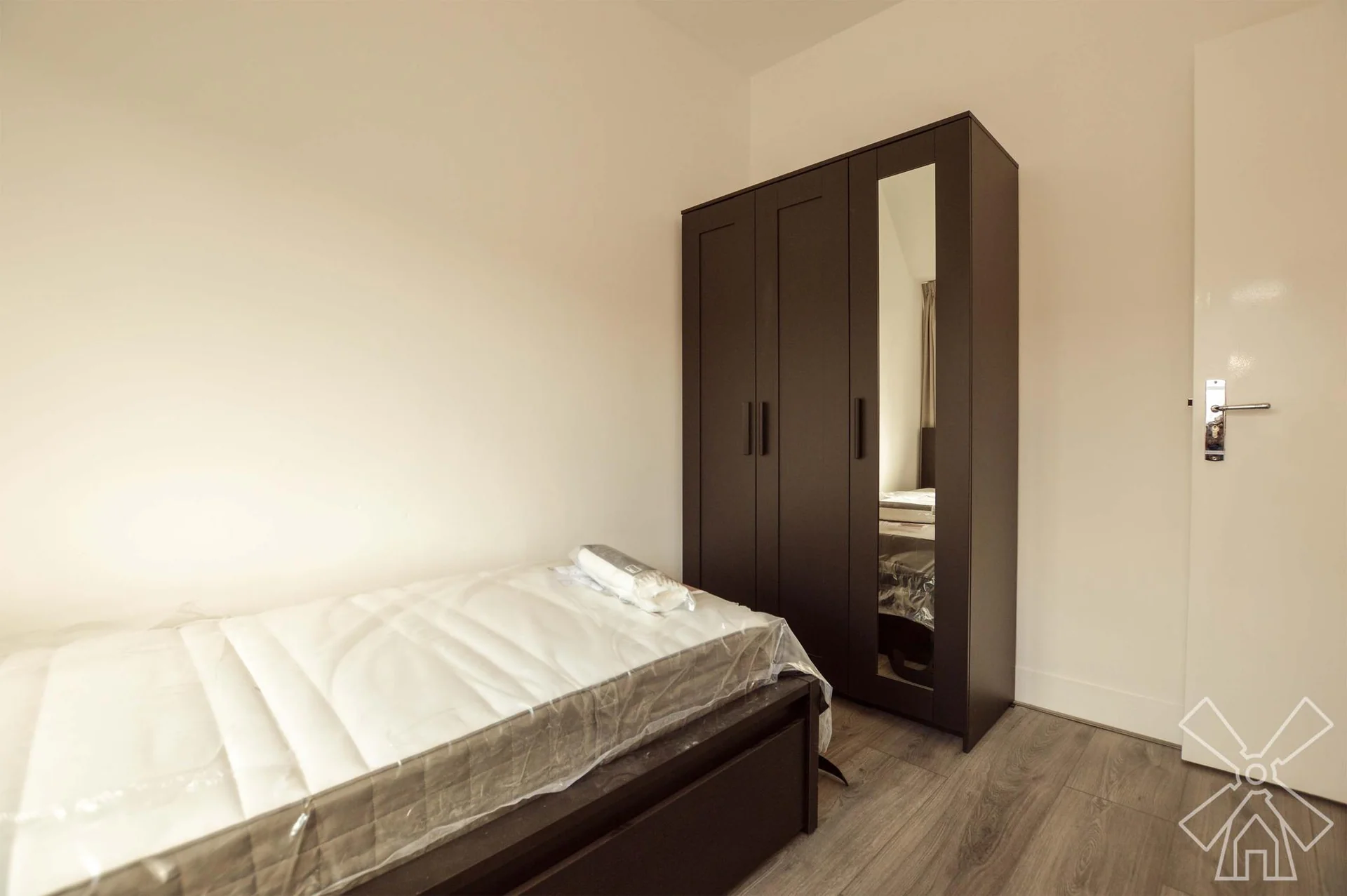 Foto van de Kamer gelegen aan de Van den Berghstraat in Den Haag