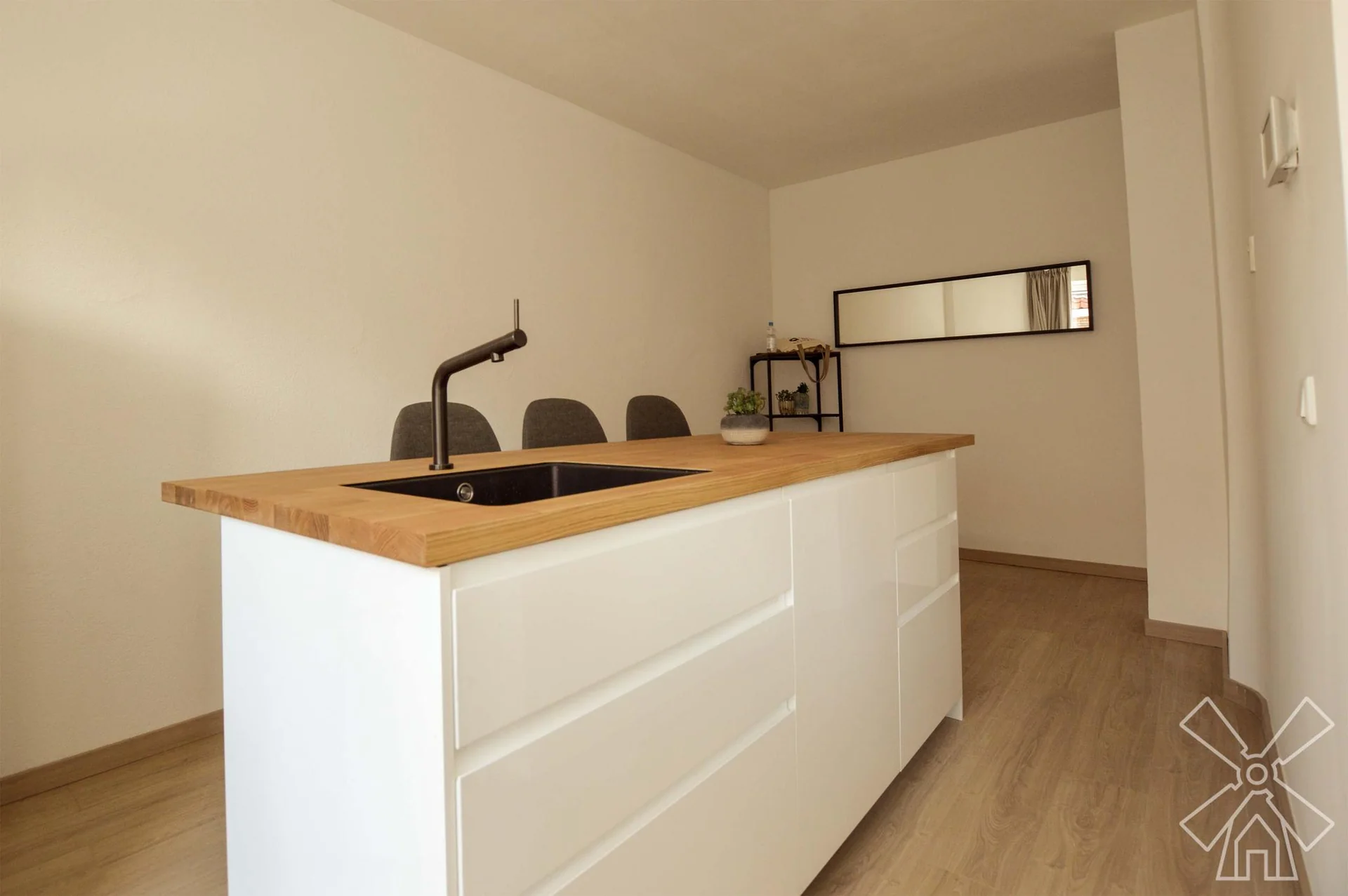 Foto van de Kamer gelegen aan de Van den Berghstraat in Den Haag