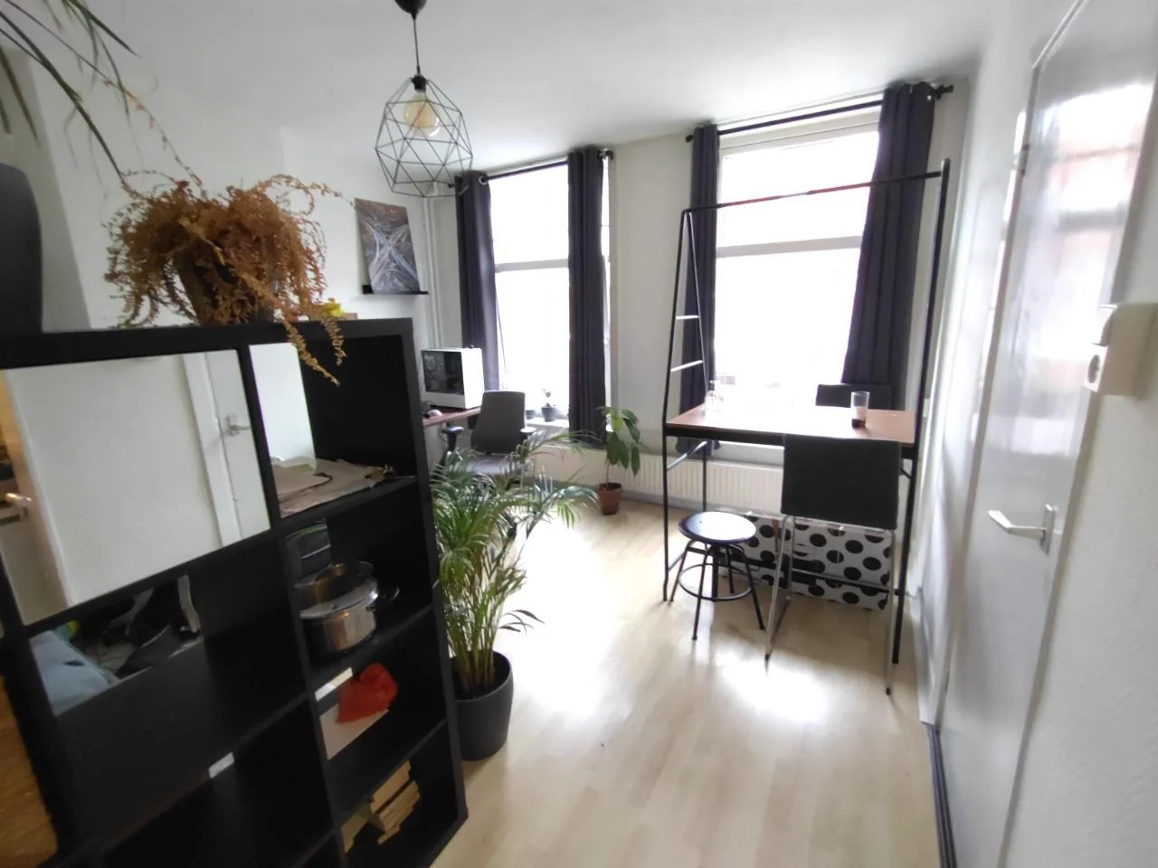 Foto van de Kamer gelegen aan de Jacob van der Doesstraat in Den Haag
