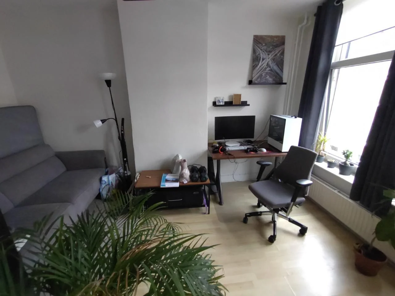 Foto van de Kamer gelegen aan de Jacob van der Doesstraat in Den Haag