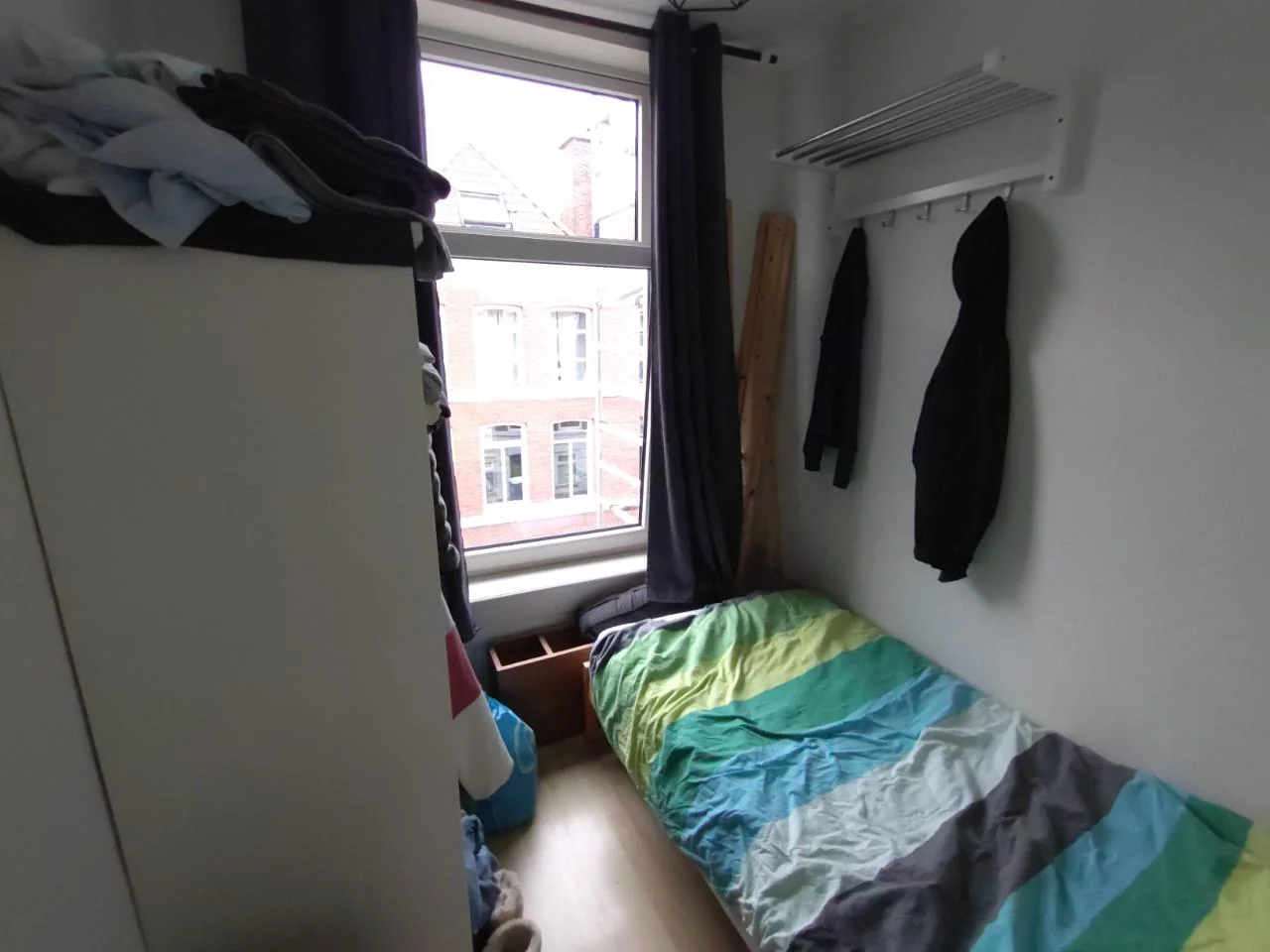 Foto van de Kamer gelegen aan de Jacob van der Doesstraat in Den Haag