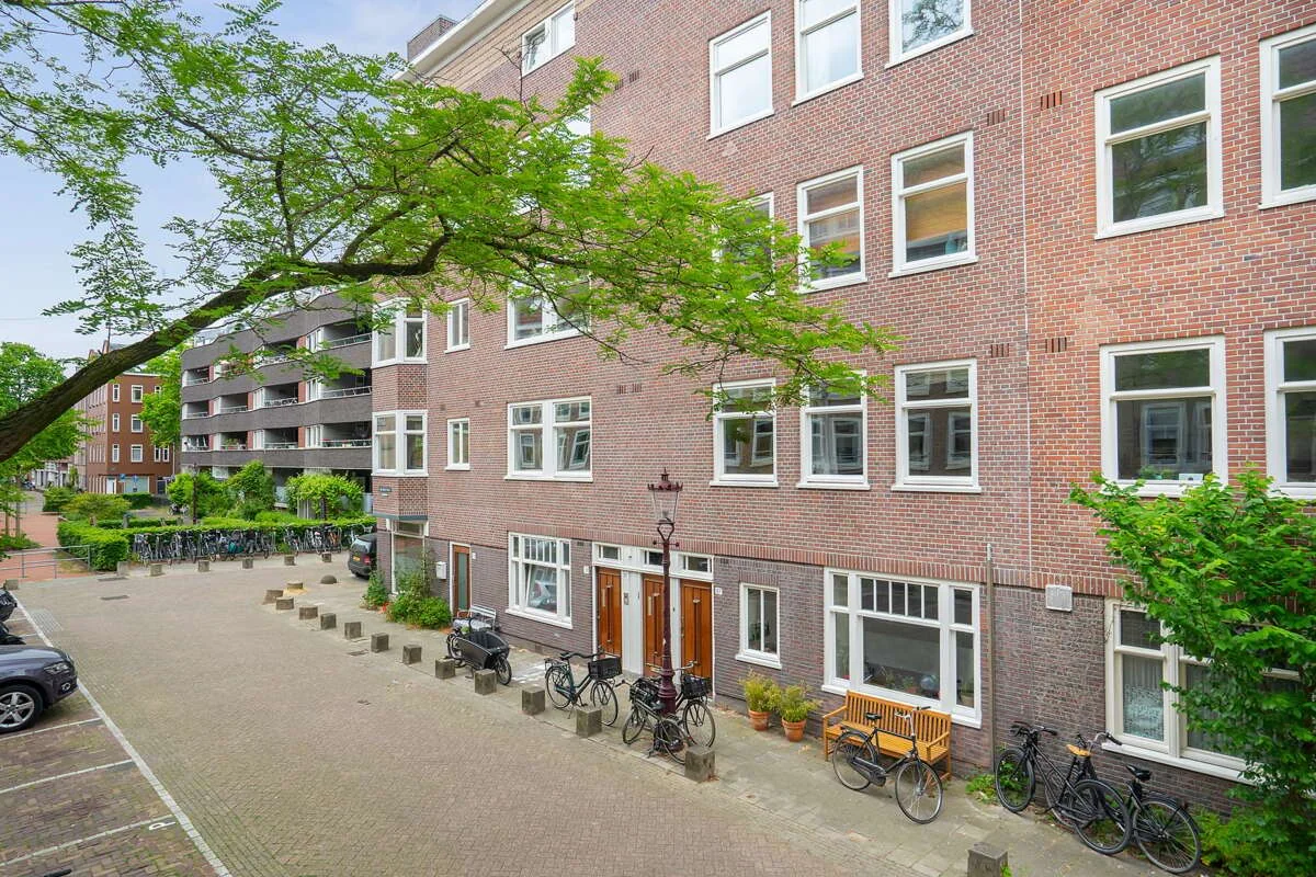 Foto van de Appartement gelegen aan de Van Bossestraat in Amsterdam