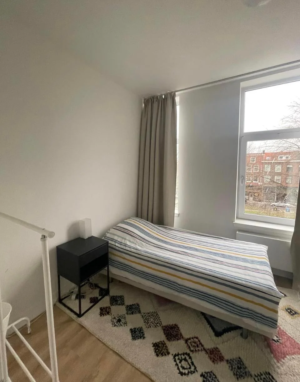 Foto van de Appartement gelegen aan de Lange Hilleweg in Rotterdam